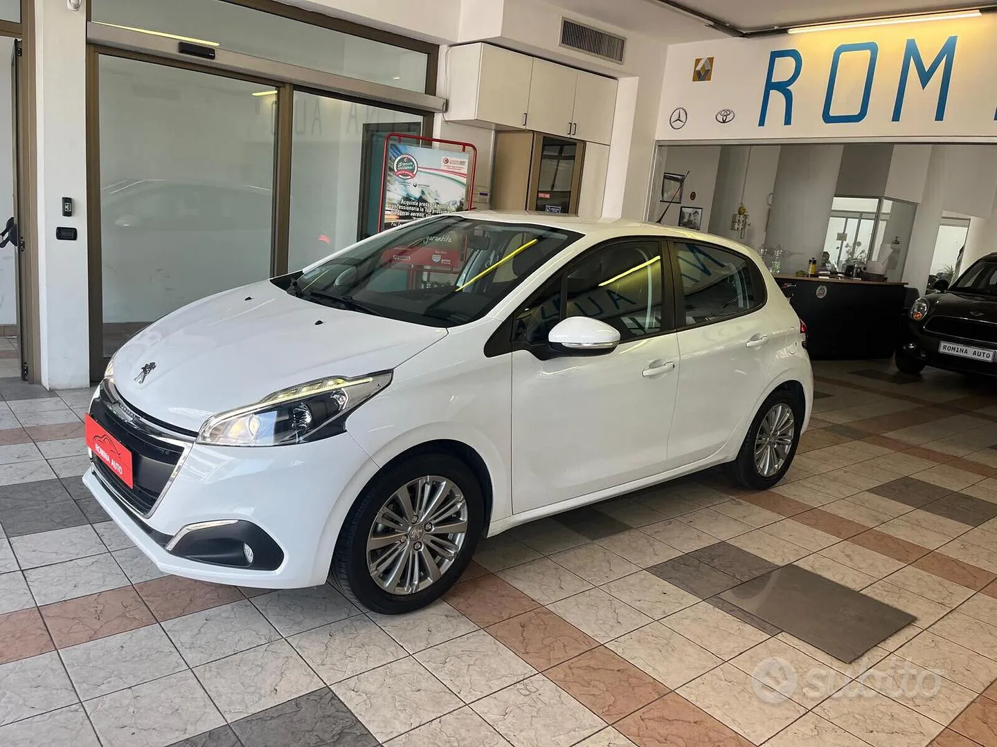 Peugeot 208 2015 photo 3
