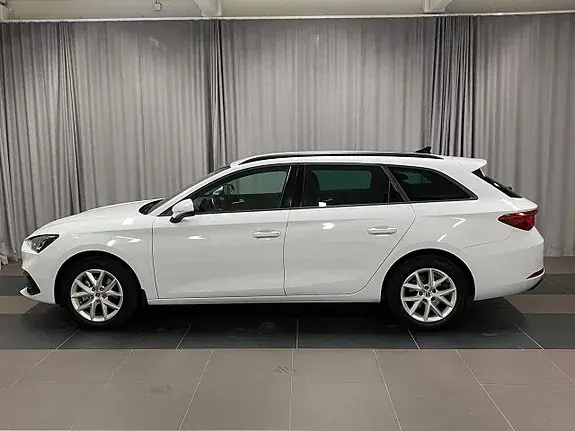 Seat Leon 2024 photo 2