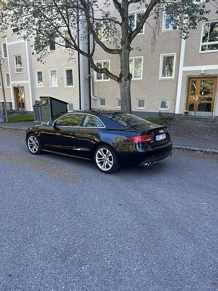 Audi S5 2010 photo 3