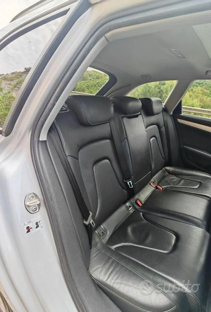 Audi A4 2012 photo 4
