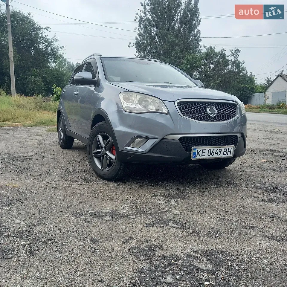 KG Mobility Korando 2011 photo 2