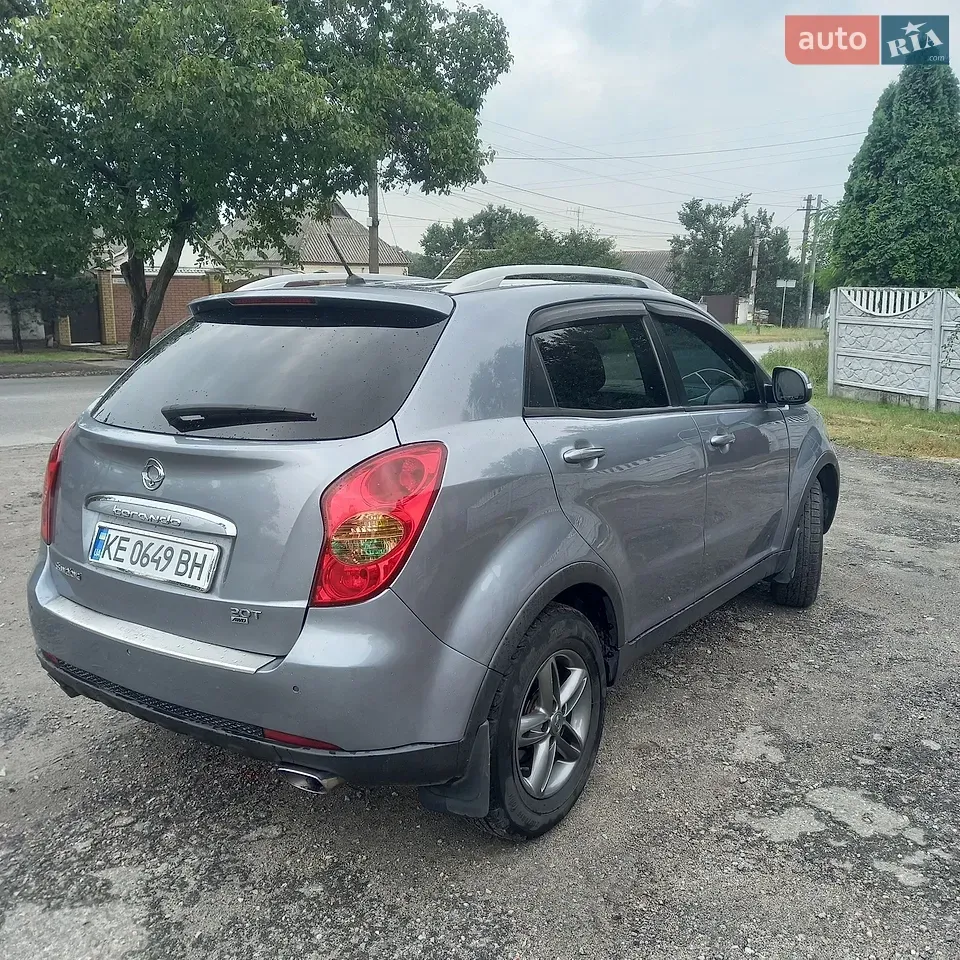 KG Mobility Korando 2011 photo 5