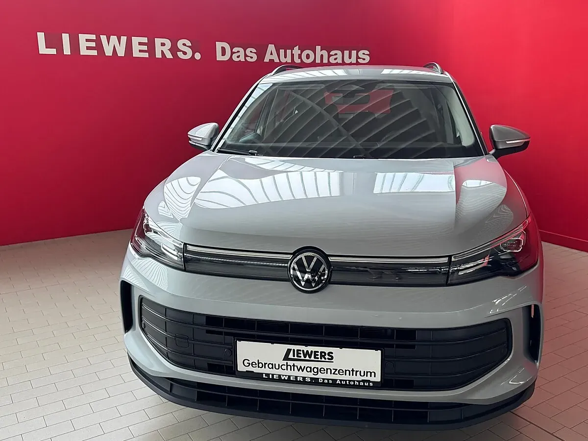 Volkswagen Tiguan 2025 photo 2