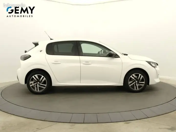 Peugeot 208 2022 photo 4