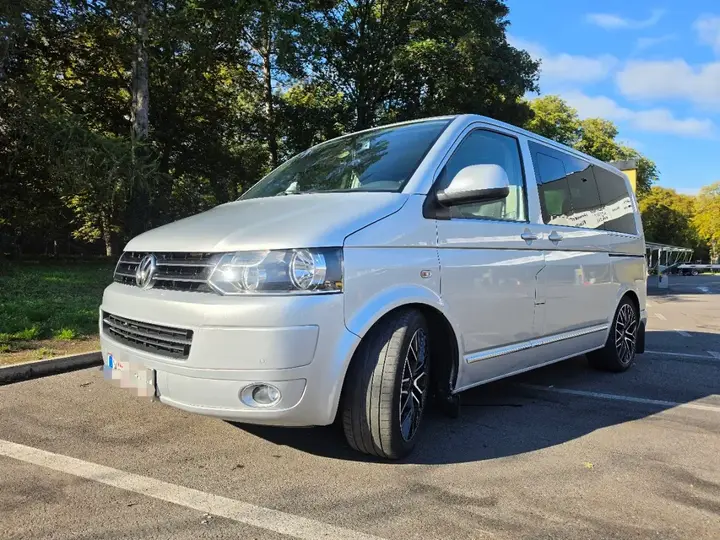 Volkswagen T5 2010 photo 2