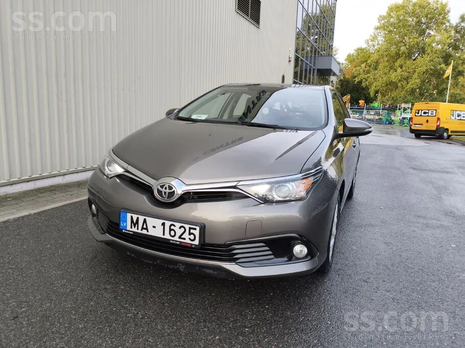 Toyota Auris 2019 photo 2