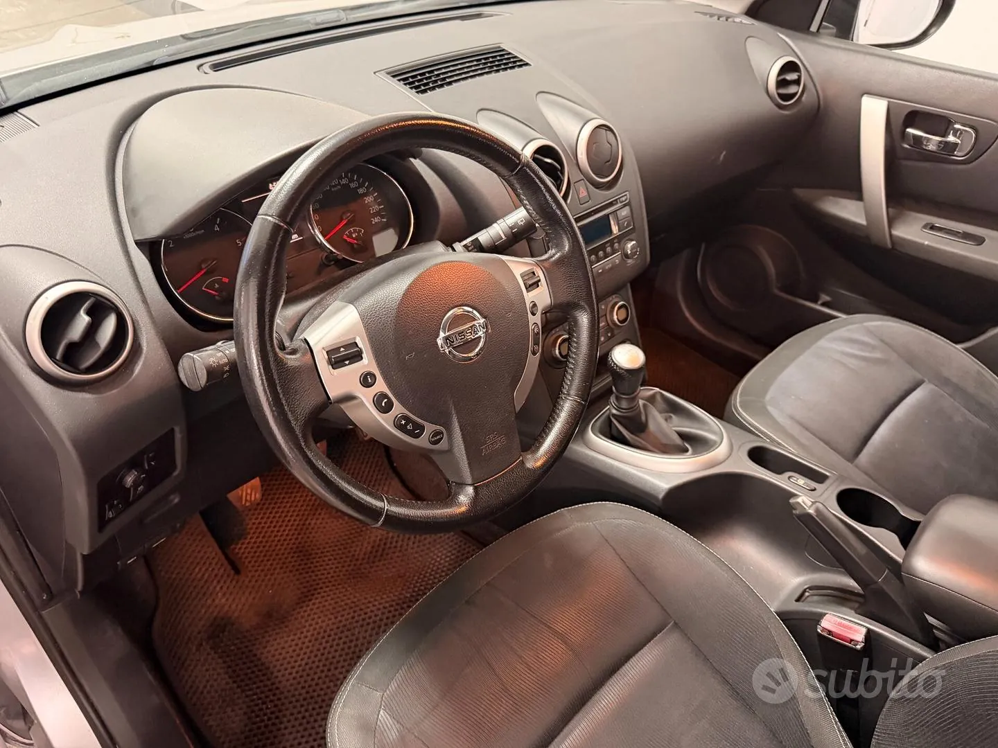 Nissan Qashqai 2010 photo 5