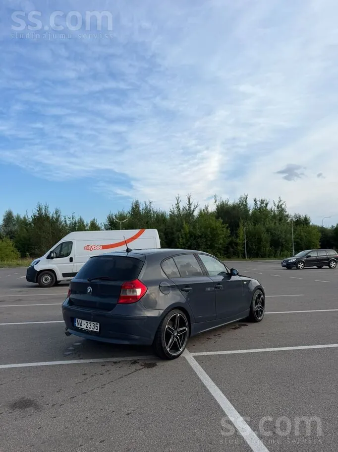 BMW 120