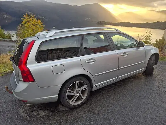 Volvo V50 2012 photo 3