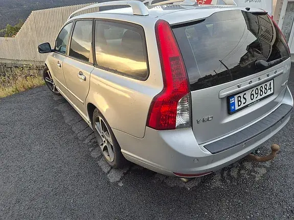 Volvo V50 2012 photo 2