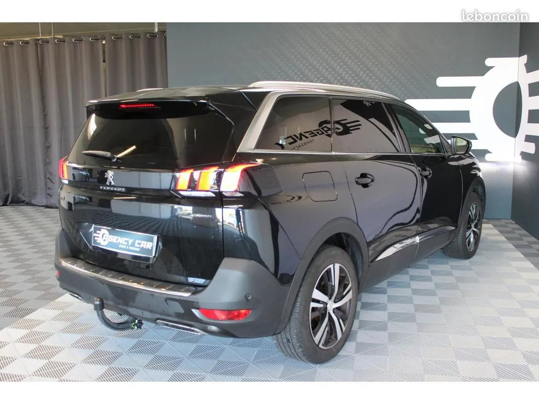 Peugeot 5008 2020 photo 3