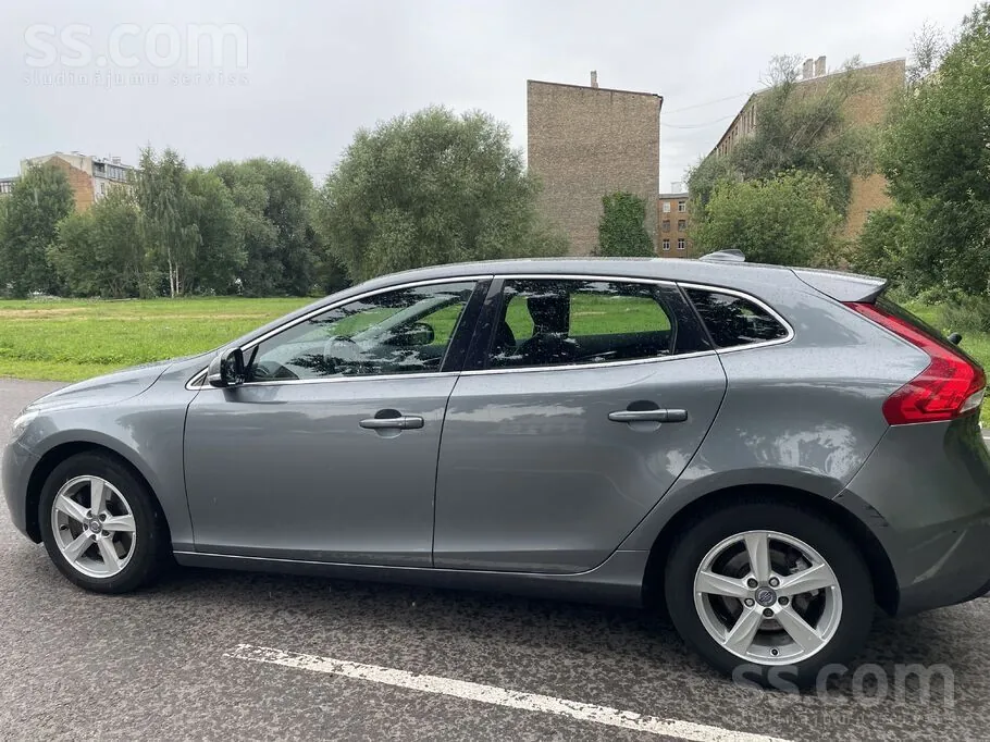 Volvo V40 2014 photo 2