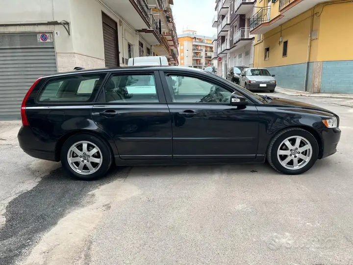 Volvo V50 2011 photo 4