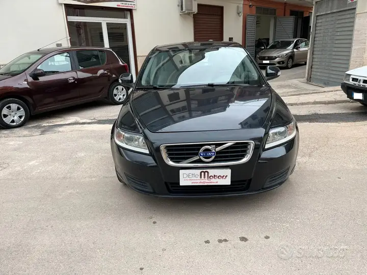 Volvo V50 2011 photo 2