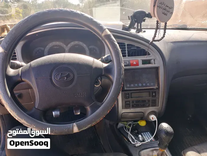 Hyundai Avante 2001 photo 2