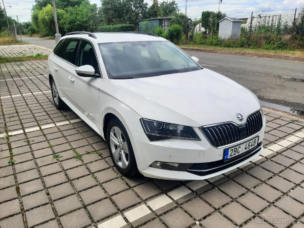 Skoda Superb 2019 photo 2