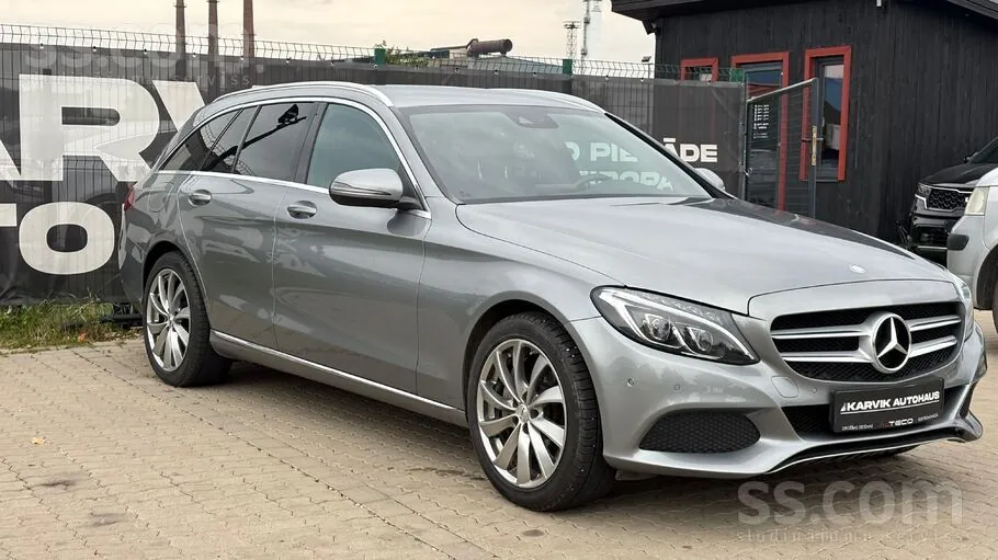 Mercedes-Benz C350 2015 photo 2