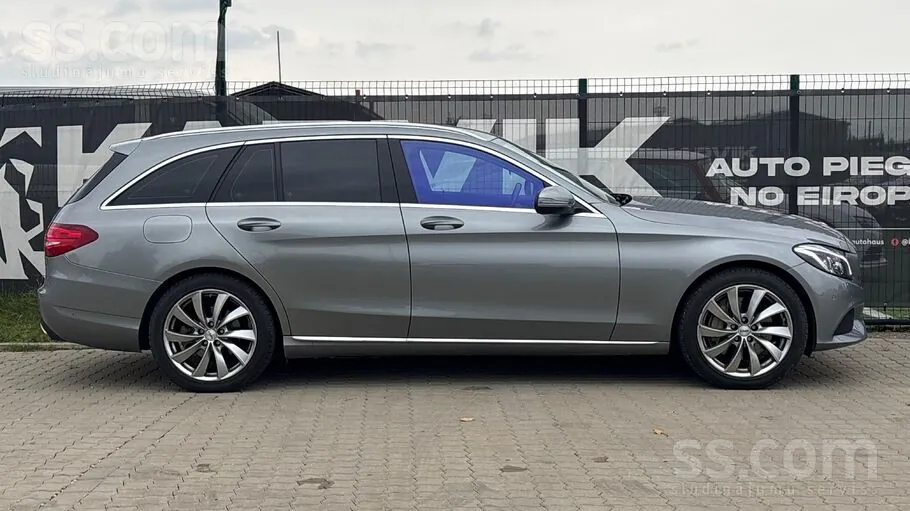 Mercedes-Benz C350 2015 photo 3