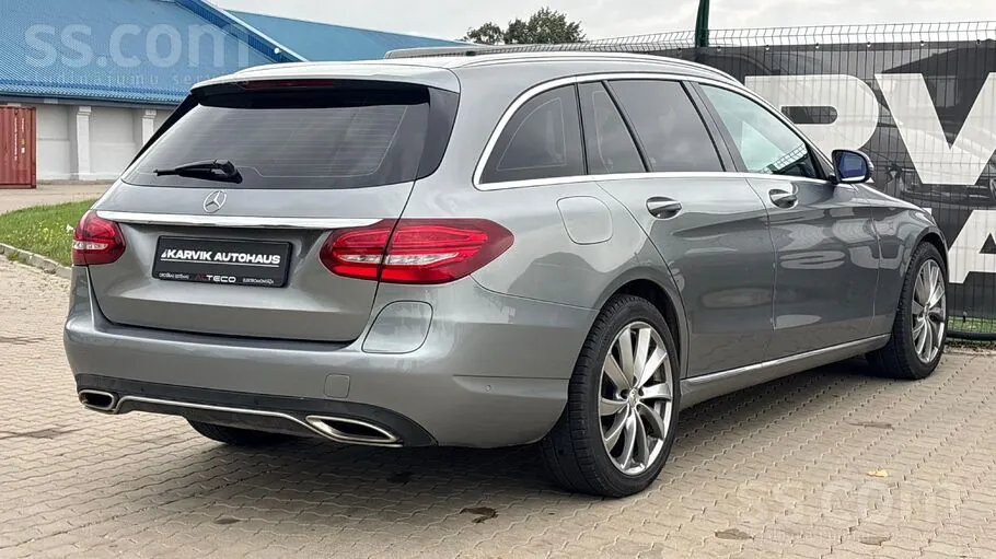 Mercedes-Benz C350 2015 photo 4