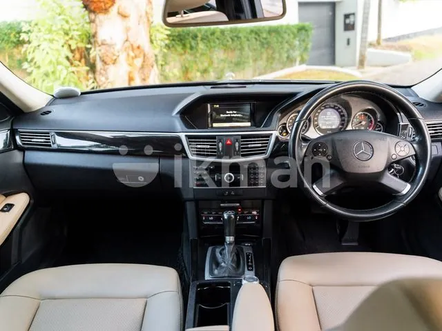 Mercedes-Benz E200 2010 photo 5
