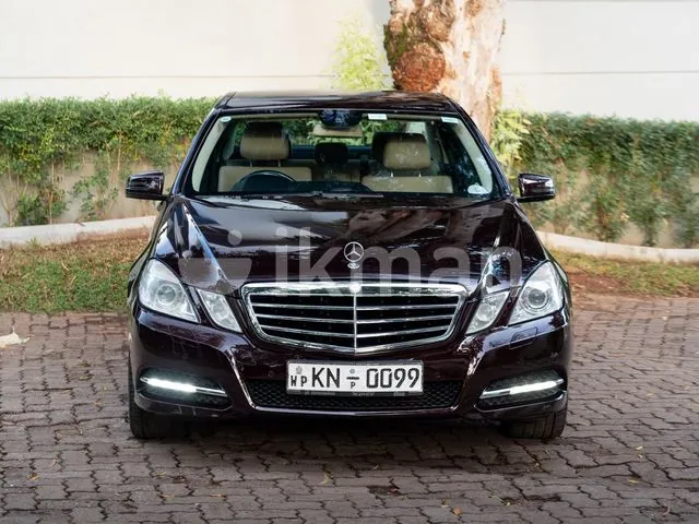 Mercedes-Benz E200 2010 photo 2