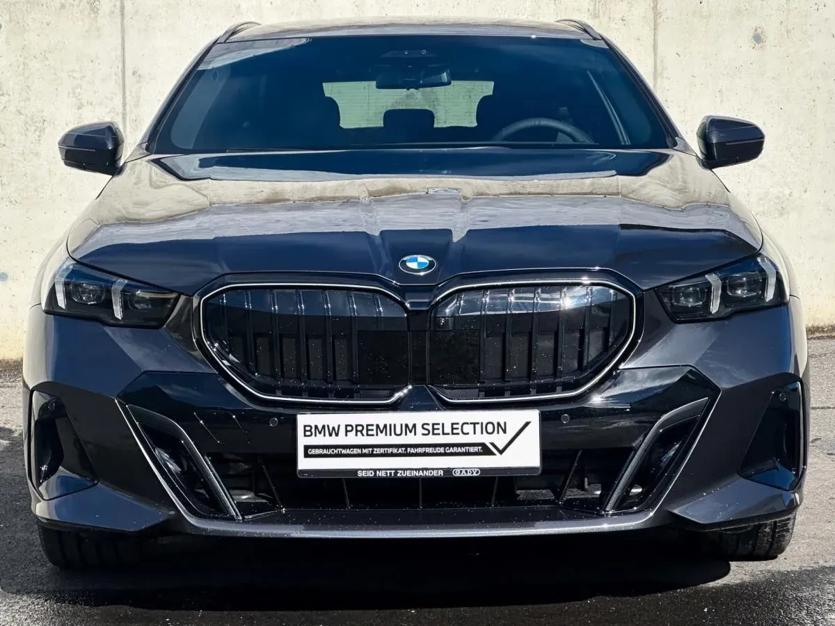 BMW 5 Series 2025 photo 2