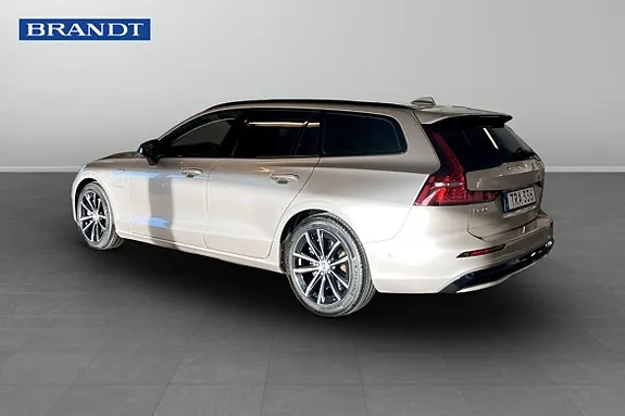 Volvo V60 2024 photo 2