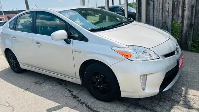 Toyota Prius 2015 photo 2