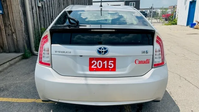 Toyota Prius 2015 photo 4