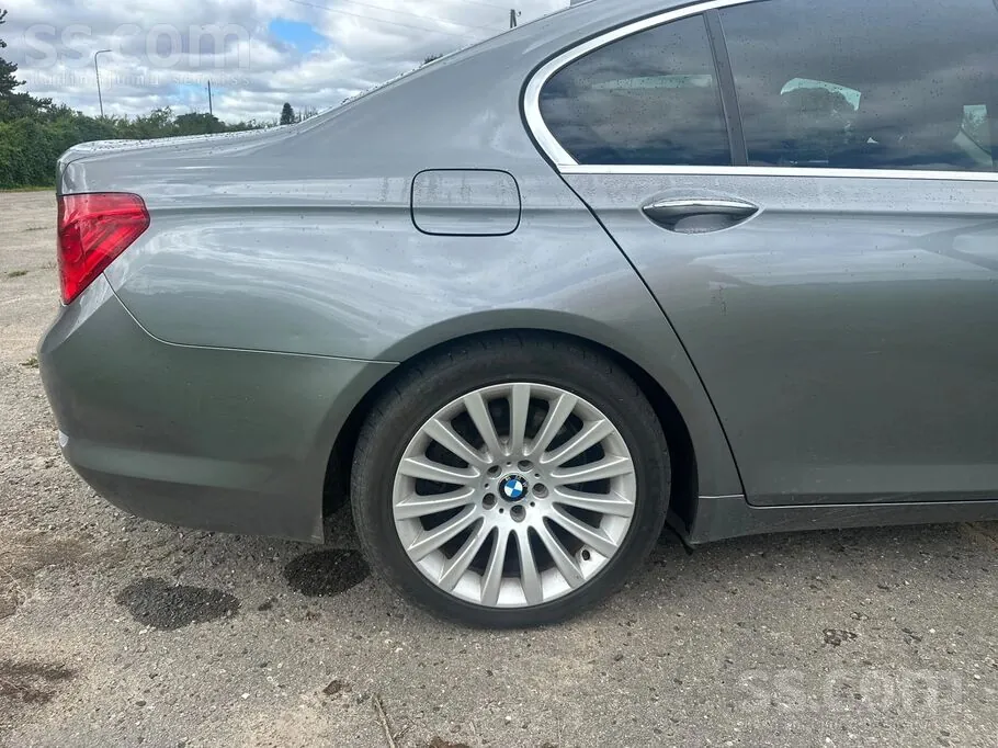 BMW 730 2010 photo 3