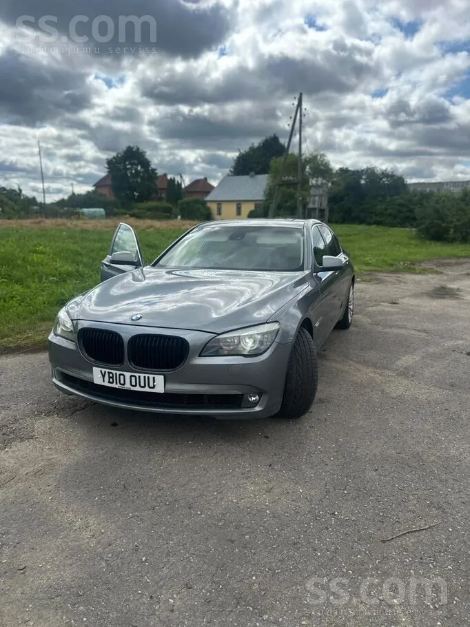 BMW 730 2010 photo 2