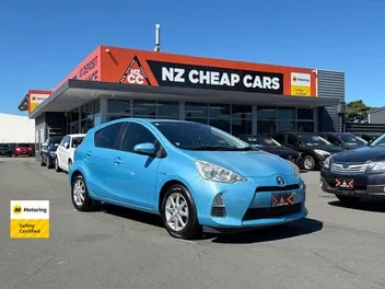 Toyota Aqua 2012 photo 2