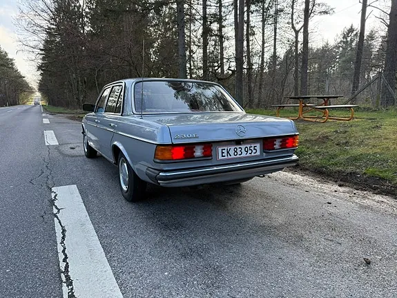 Mercedes-Benz 230 E 1981 photo 4