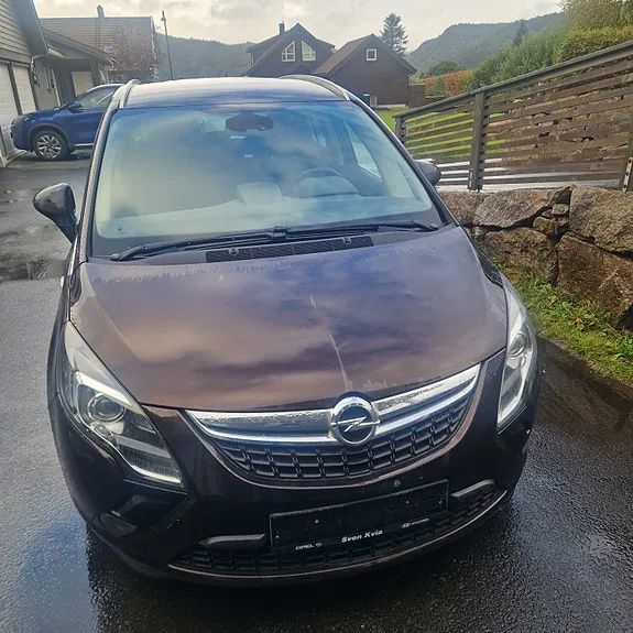 Opel Zafira Tourer 2013 photo 2