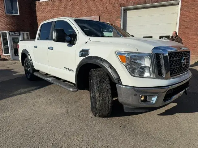 Nissan Titan 2017 photo 2