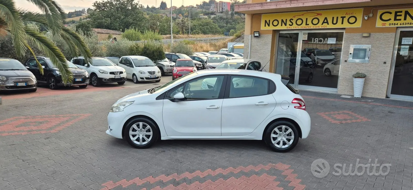 Peugeot 208 2013 photo 2