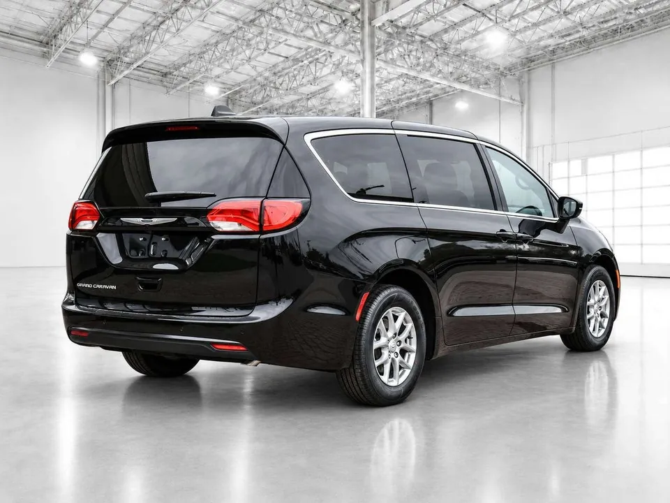 Chrysler Grand Caravan 2026 photo 4