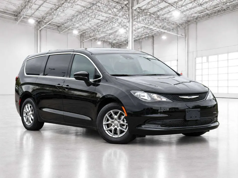 Chrysler Grand Caravan 2026 photo 2