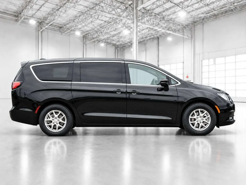 Chrysler Grand Caravan 2026 photo 3
