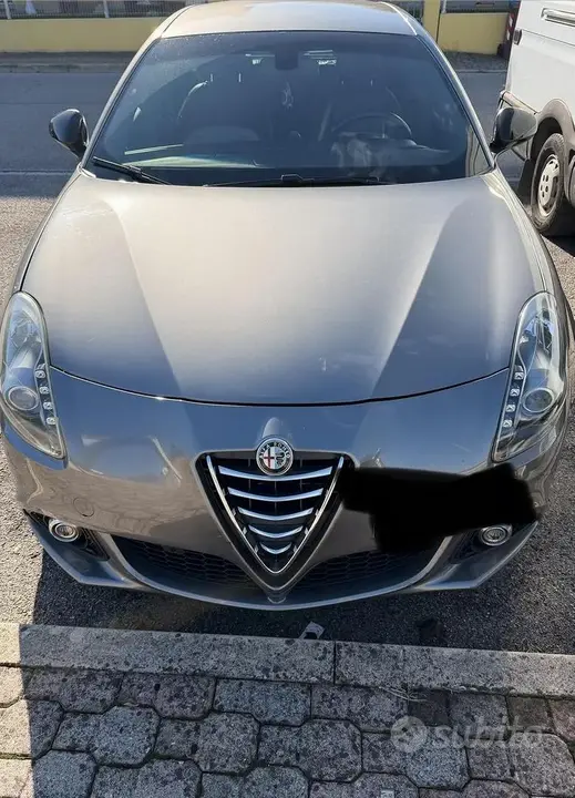 Alfa Romeo Giulietta 2015 photo 2