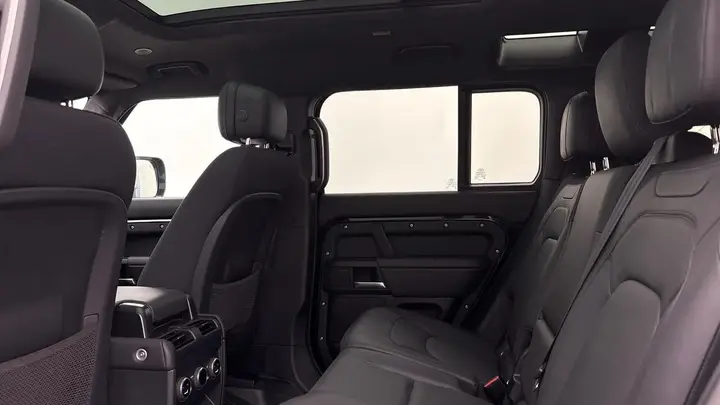 Land Rover Defender 110 2025 photo 4