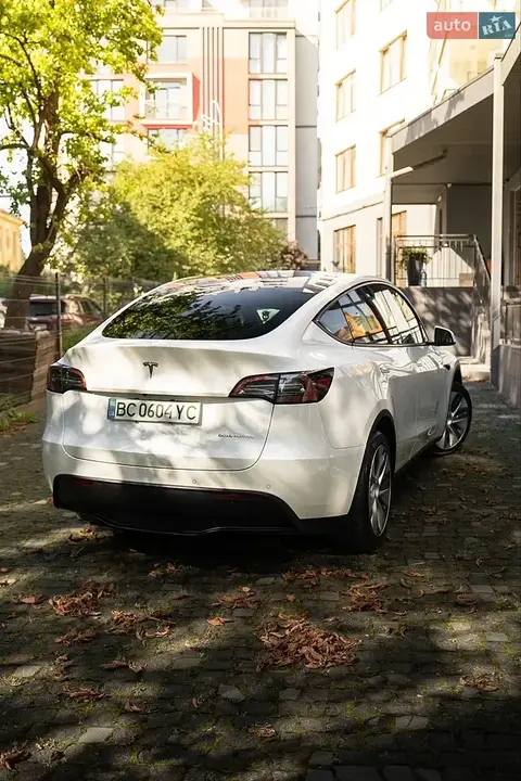 Tesla Model Y 2022 photo 3