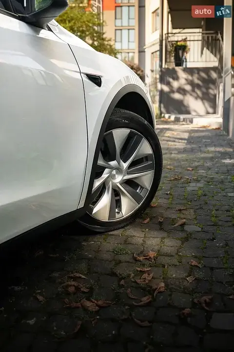 Tesla Model Y 2022 photo 5