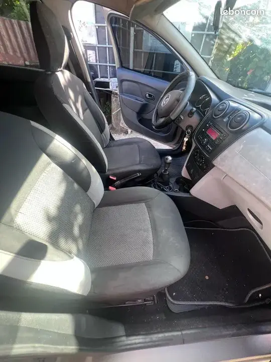 Dacia Sandero 2014 photo 2
