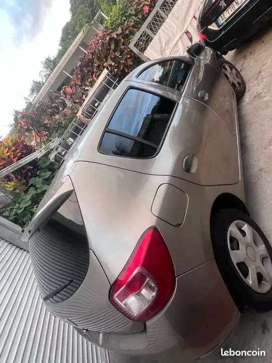 Dacia Sandero 2014 photo 3