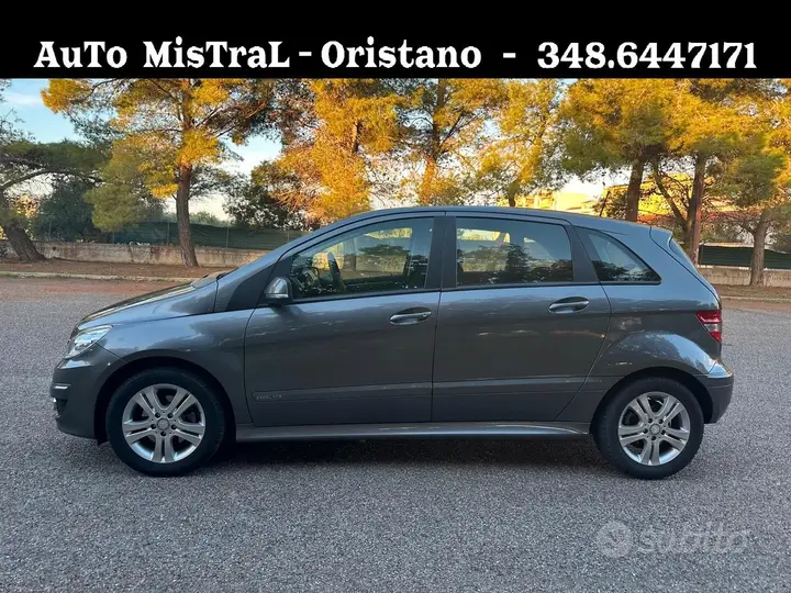 Mercedes-Benz B-Class 2010 photo 4