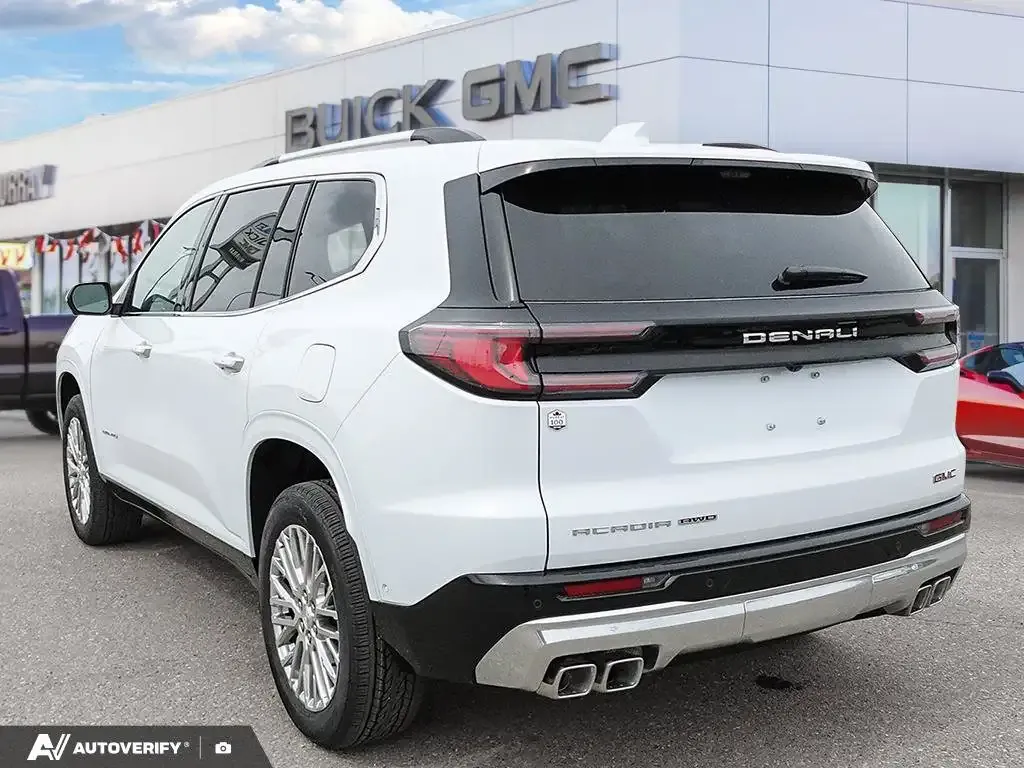 GMC Acadia 2026 photo 5