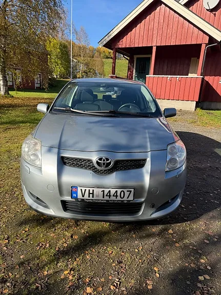 Toyota Auris 2009 photo 2