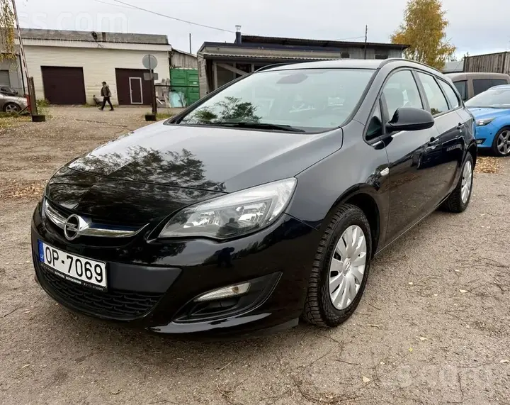 Opel Astra 2012 photo 3