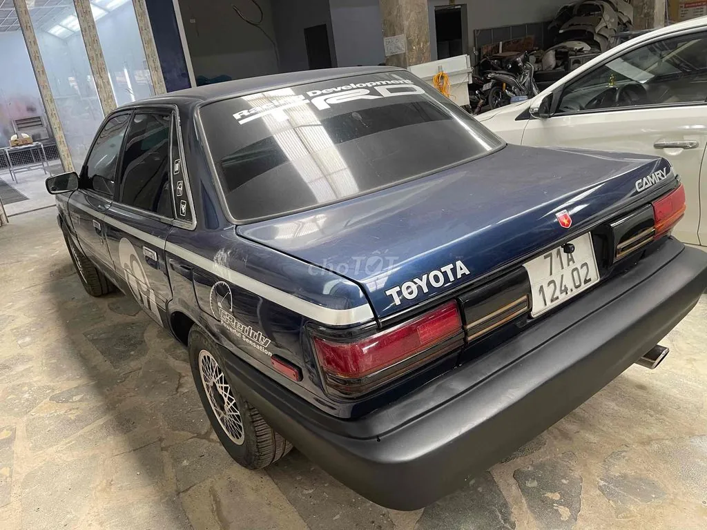 Toyota Camry 1989 photo 3